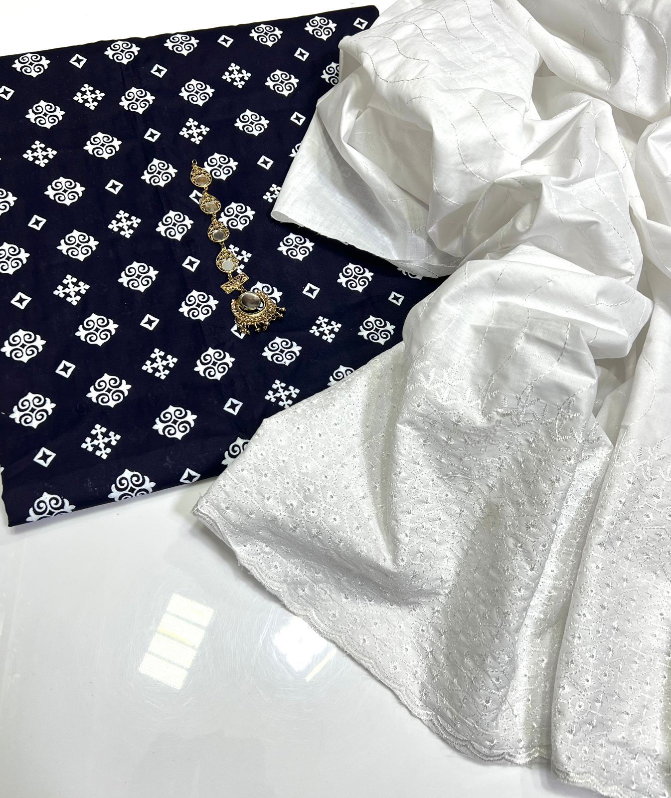 New Arrival –Unstitched  Pure Lawn Cotton 2 Piece Suit with Bana Doria Printed Shirt & Chicken Embroidered Trouser