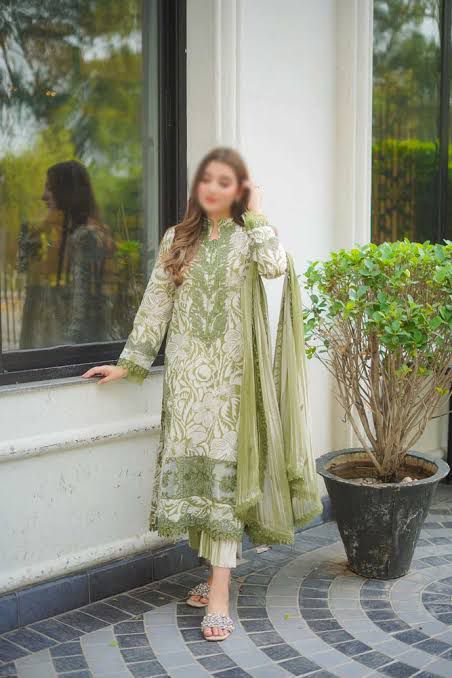 Aneela’s Design A-297 – Unstitched Printed Lawn 3 Piece Suit with Embroidered Neck Patch & Chiffon Dupatta